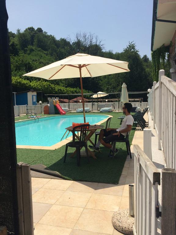 Fattoria Sequoia Bed and Breakfast Castagneto Po Exteriör bild