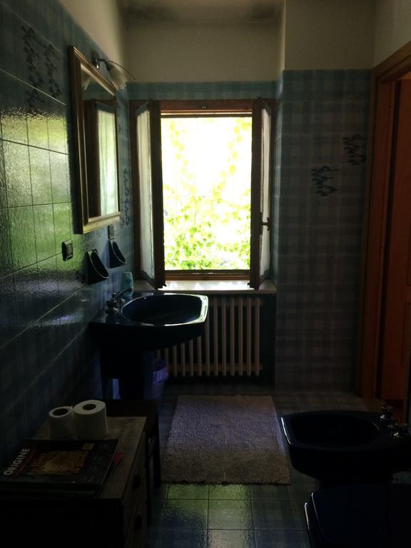Fattoria Sequoia Bed and Breakfast Castagneto Po Rum bild