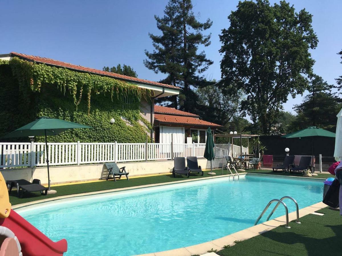 Fattoria Sequoia Bed and Breakfast Castagneto Po Exteriör bild